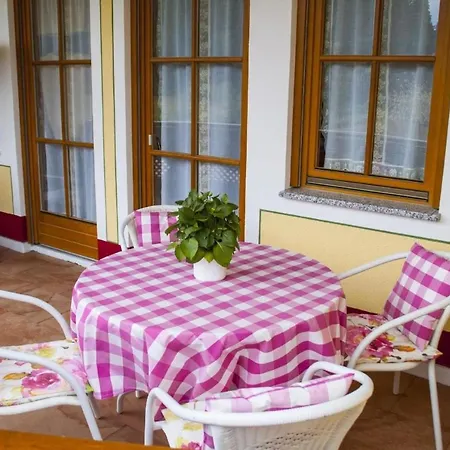 Lejlighed Liebevoll Eingerichtete Ferienwohnung Mit Terrasse Und Grossem Komfort Fur Zwei Personen Schönwalde
