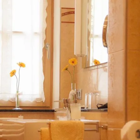 Liebevoll Eingerichtete Ferienwohnung Mit Terrasse Und Grossem Komfort Fur Zwei Personen *