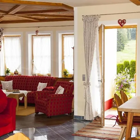 Liebevoll Eingerichtete Ferienwohnung Mit Terrasse Und Grossem Komfort Fur Zwei Personen Lejlighed Schönwalde