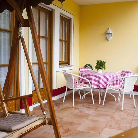 Liebevoll Eingerichtete Ferienwohnung Mit Terrasse Und Grossem Komfort Fur Zwei Personen * Schönwalde