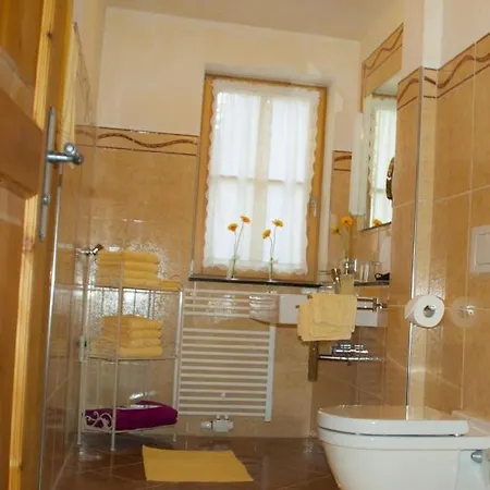 Liebevoll Eingerichtete Ferienwohnung Mit Terrasse Und Grossem Komfort Fur Zwei Personen *
